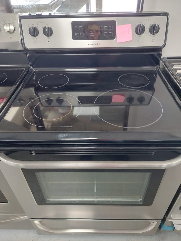 Cuisinière Frigidaire (#513)
