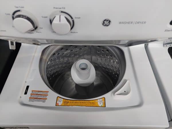 Laveuse sécheuse superposé GE modèle: GUD27ESMMWW N/S: LS037159C (#844)
