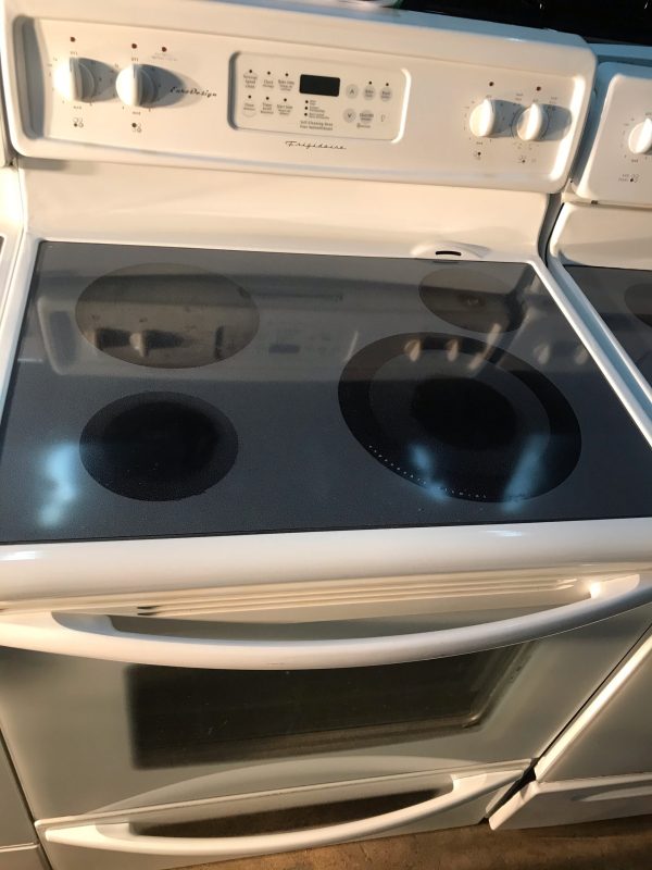 Cuisinière Frigidaire - Vitrocéramique (stock#137)