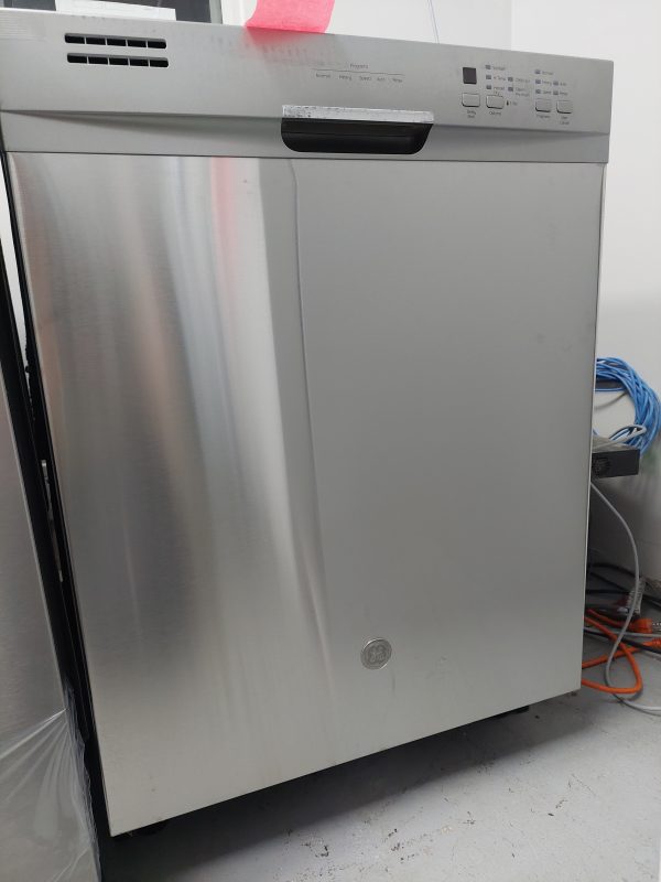 Lave-vaisselle GE Modèle: GBF630SSLSS N/S: DS801796C (#905)