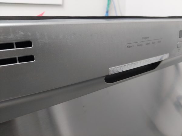 Lave-vaisselle GE Modèle: GBF630SSLSS N/S: DS801796C (#905)