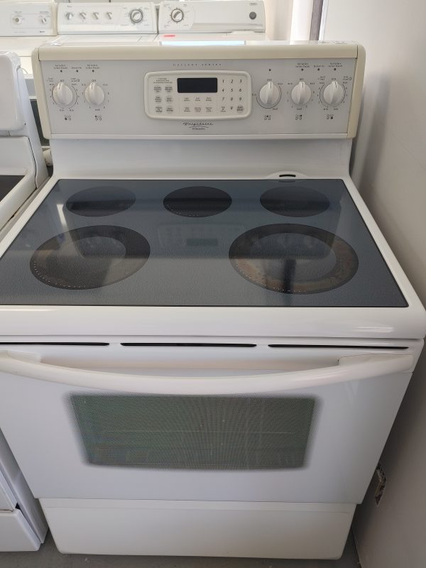 Cuisinière Frigidaire (#940)