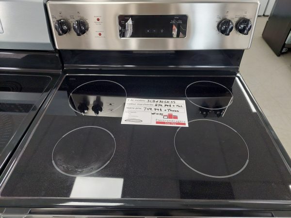 Cuisinière GE modèle: JCB630SKSS N/S: MS501492P (#1035)
