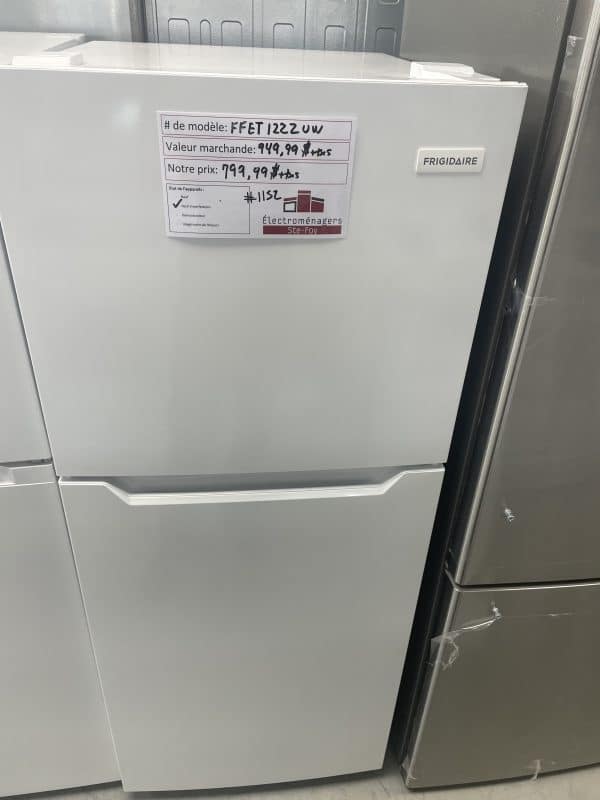 Réfrigérateur Frigidaire 24 pouces FFET1222UW (#1152)
