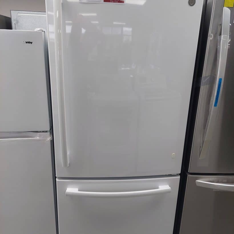 Réfrigérateur GE modèle GDE21DGKWW N/S LS309709 (1241