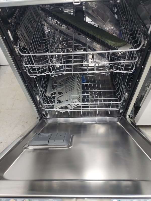 Lave-vaisselle Frigidaire modèle: FFID2459VS N/S: KH01121963 (#1471)