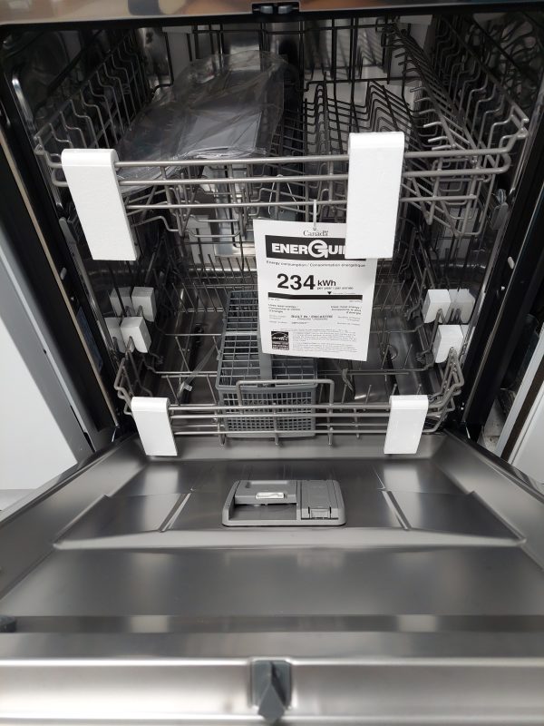 Lave-vaisselle GE Profile Modèle: GBF410SSPSS N/S: FT802150C (#1739)