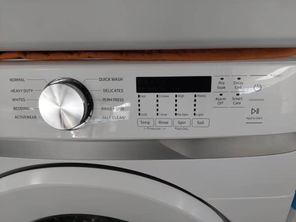 Laveuse sécheuse samsung modèle: WF45T6000AW N/S: 096Y5NBRB02201V Modèle: DV45T6005W N/S: 0B3E5BAT500216N (#2402)