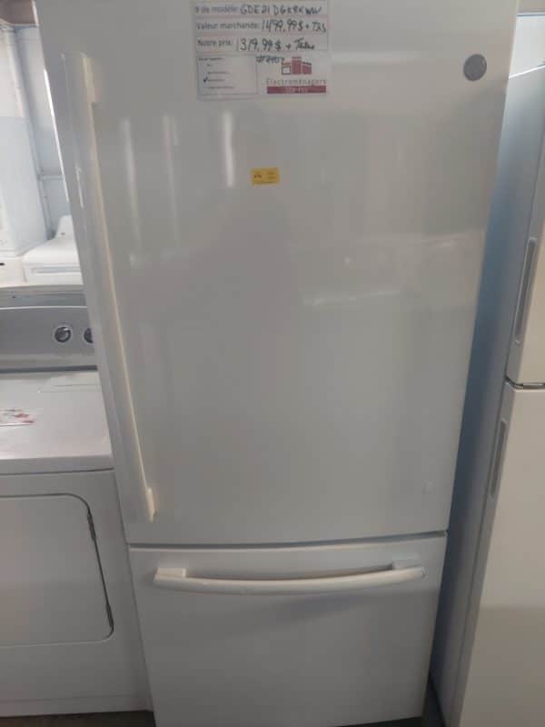 Réfrigérateur GE modèle: GDE21DGKWW N/S: RT303371 (D) (#2407)