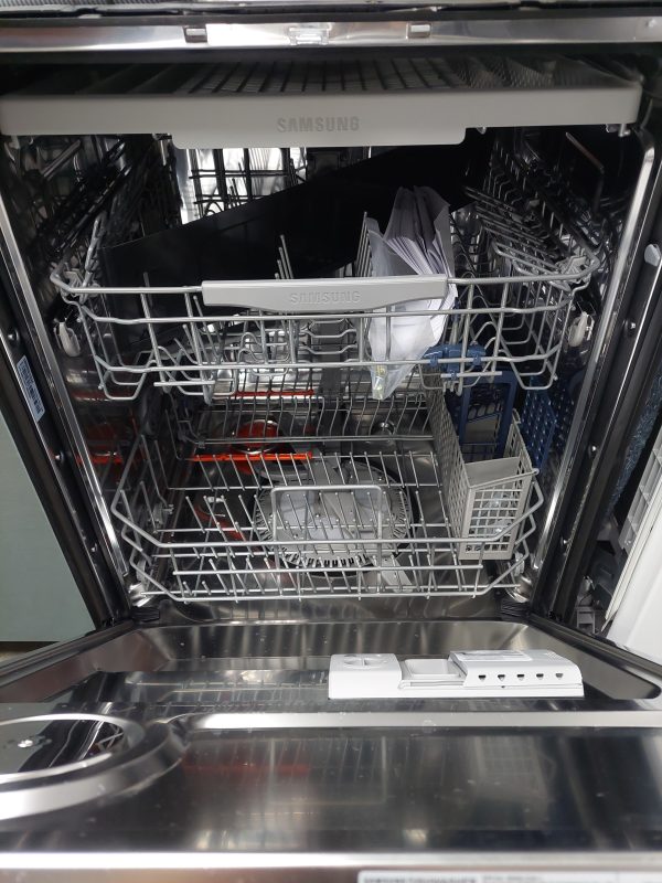 Lave-vaisselle Samsung Modèle: DW80R5061US N/S: B091G8DT30546A (D) (#2439)