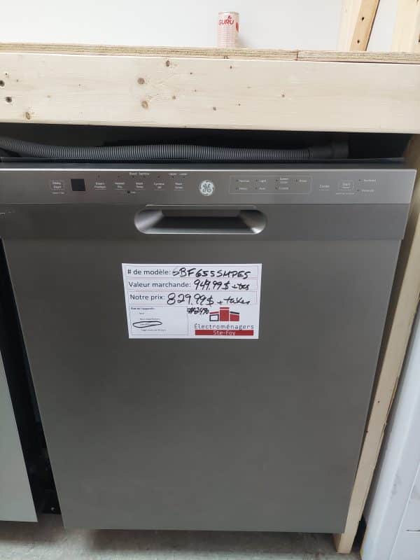 Lave-vaisselle GE profile modèle: GBF655MPES N/S: HS809284C (D) (#2490)