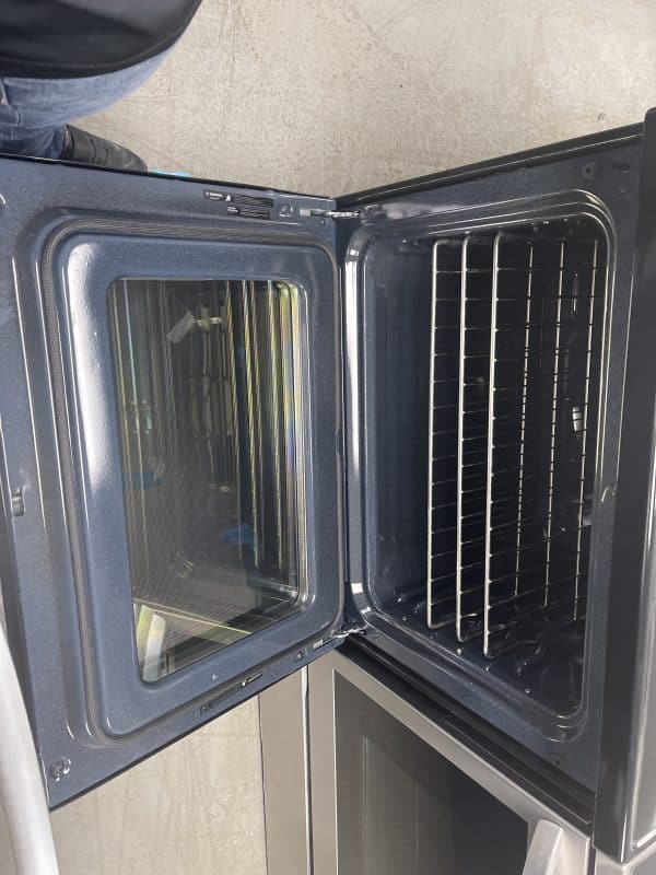 Cuisiniere GE NM : JCB840SKSS NS : FT554397P (N.I) (#2653)