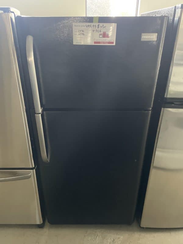 Réfrigérateur Frigidaire noir (#3456) (r)