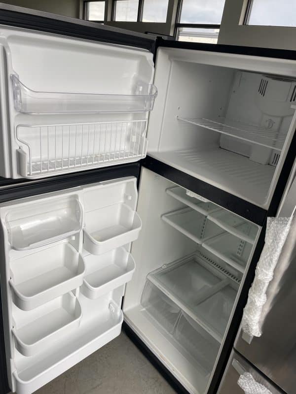 Réfrigérateur Frigidaire congélateur en haut stainless (#3458) (r)