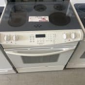 Cuisinière Frigidaire vitrocéramique blanche (#3492) (r)