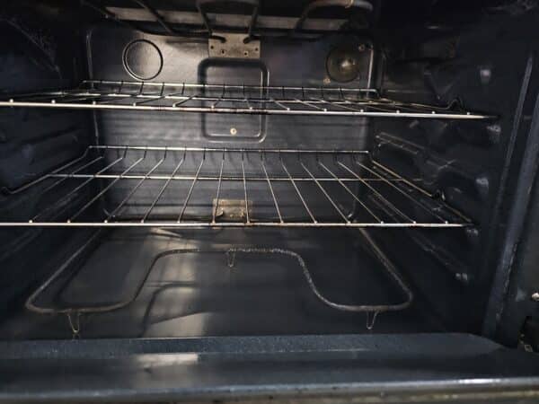 Cuisinière Frigidaire noir à serpentin (R) (#3393)