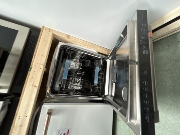Lave-vaisselle GE Café NM: CDT845P2N4S1 NS: HT711968B (D) (#3926)