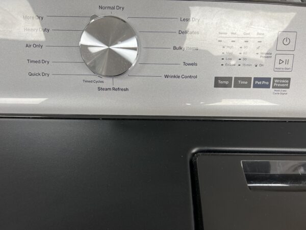 Duo Laveuse/Sécheuse Maytag Noir Chargement Dessus L NM: MVW6500MBK0 NS: CC0400506 S NM: YMED6500MBK0 NS: MC2004652 (U90j) (#4538)