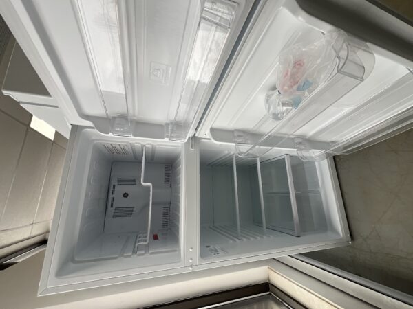 Réfrigérateur 24” GE Blanc Congélateur en Haut (r) (#4690)