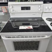 Cuisinière GE blanche à vitrocéramique (R) (5200)